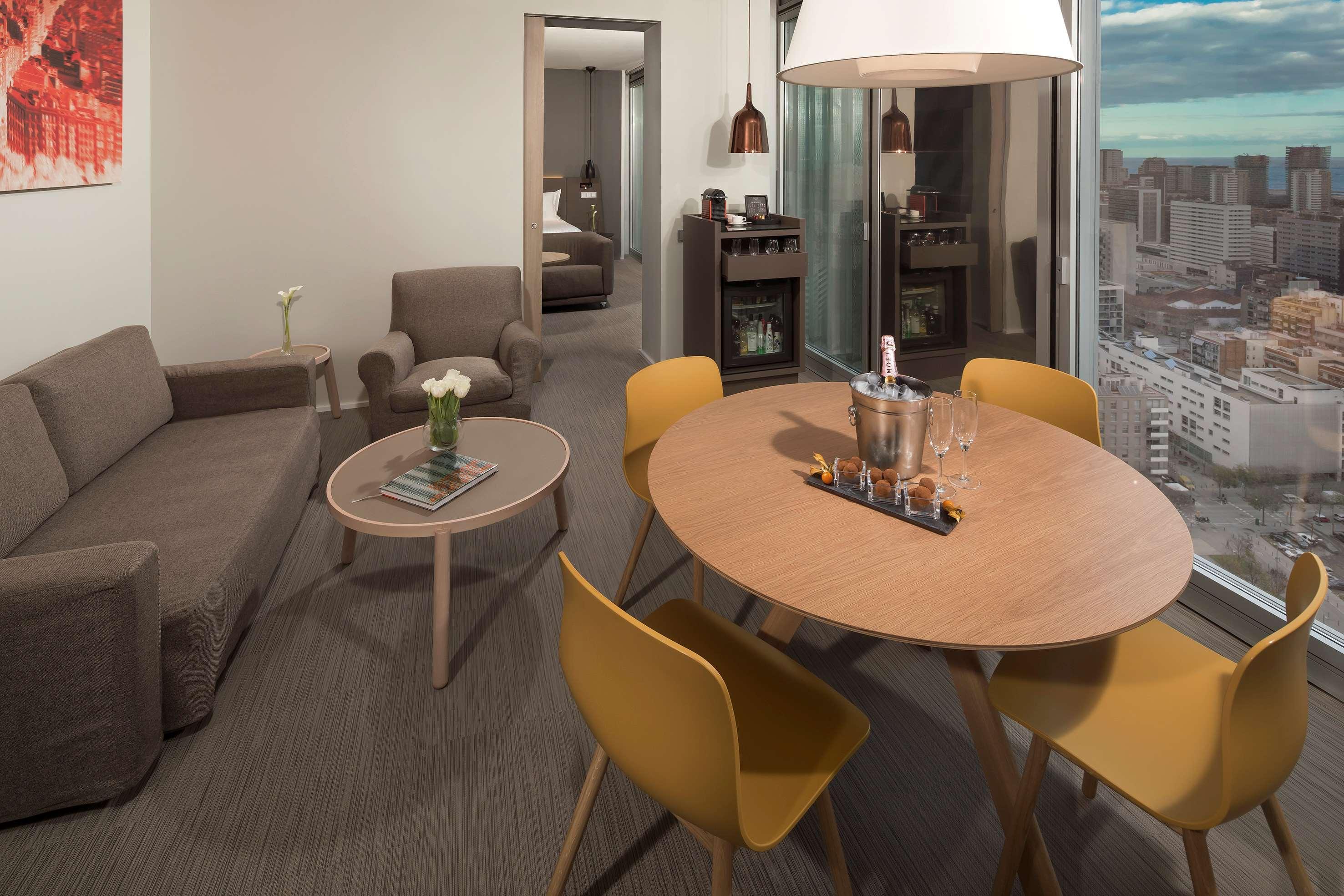 Отель Melia Barcelona Sky 4* Sup Экстерьер фото