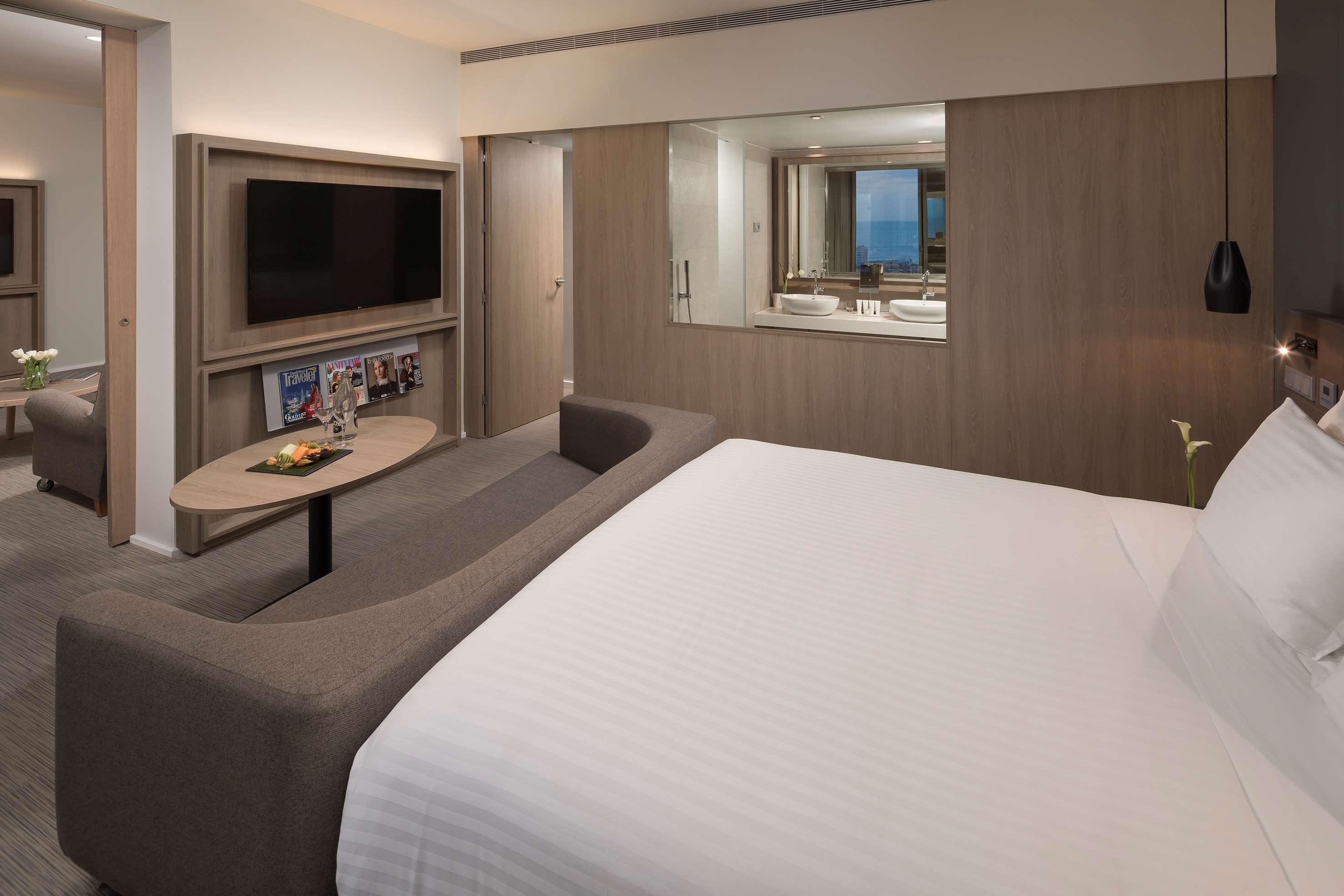 Отель Melia Barcelona Sky 4* Sup Экстерьер фото