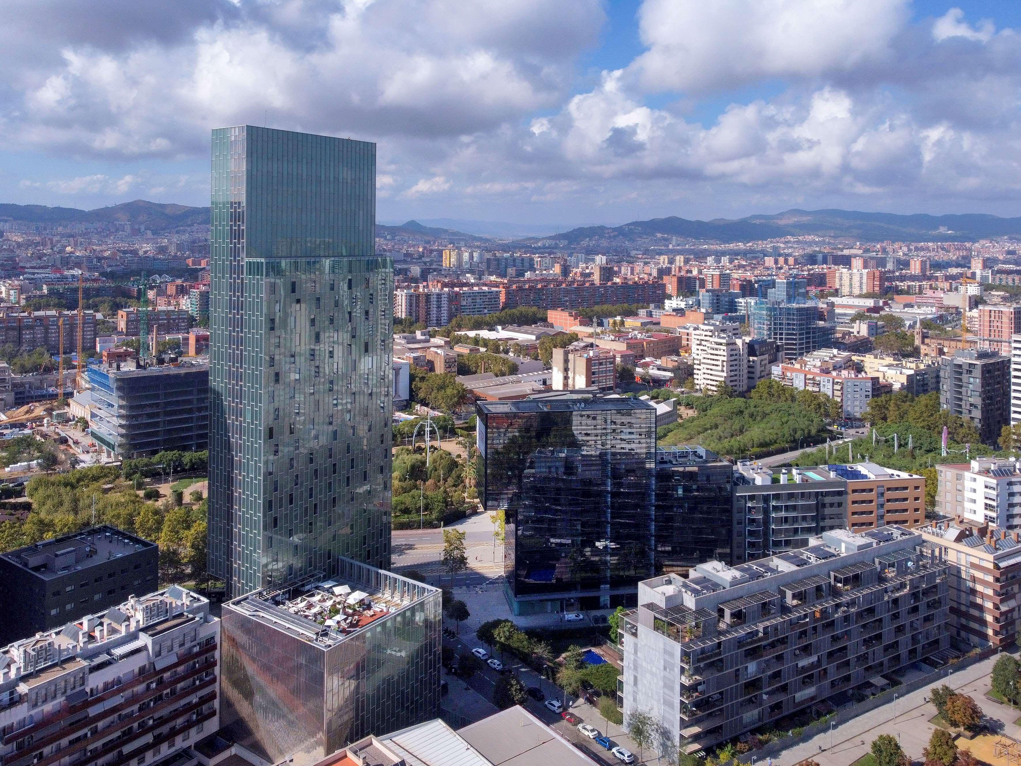 Отель Melia Barcelona Sky 4* Sup Экстерьер фото