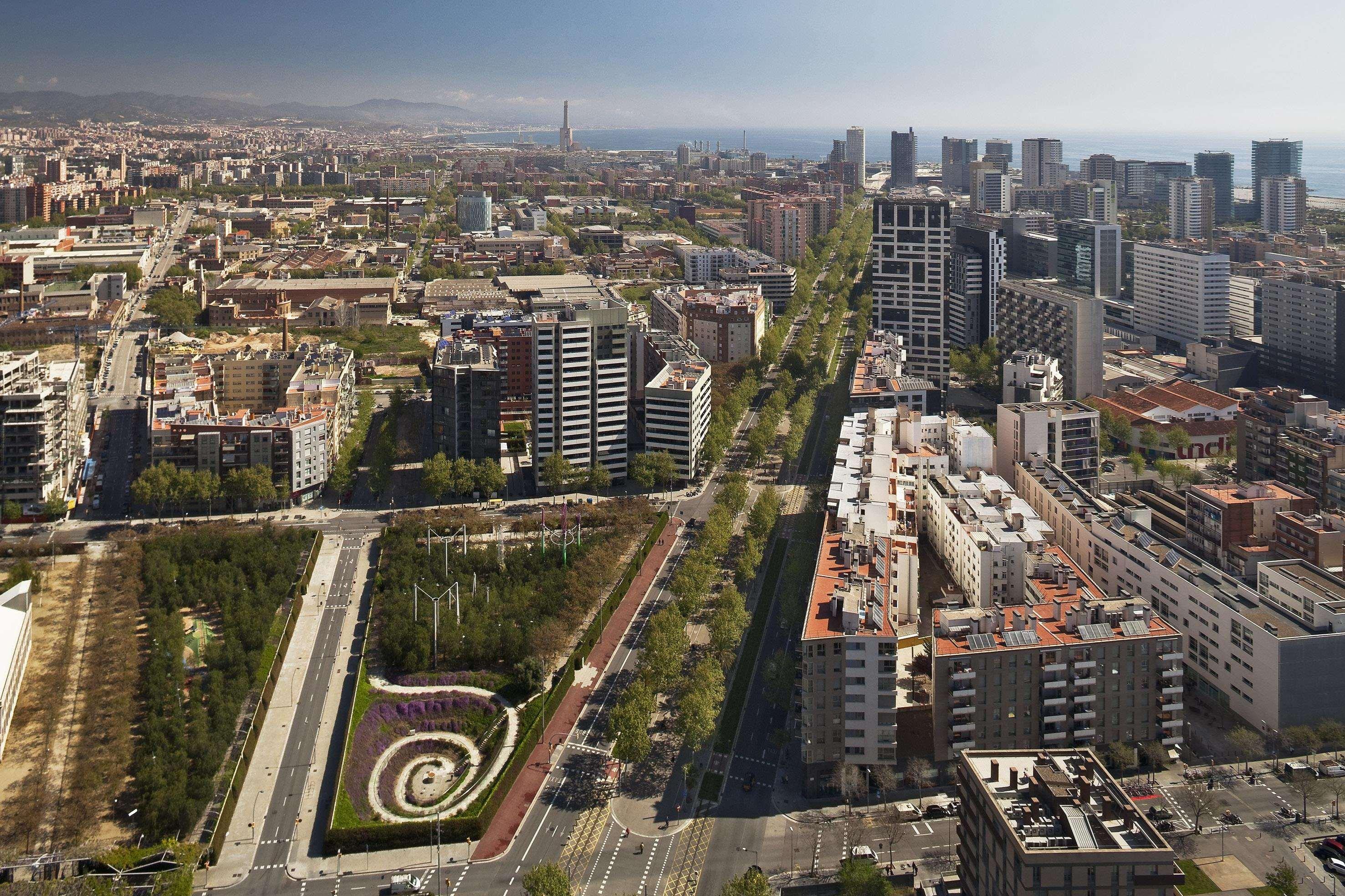 Отель Melia Barcelona Sky 4* Sup Экстерьер фото